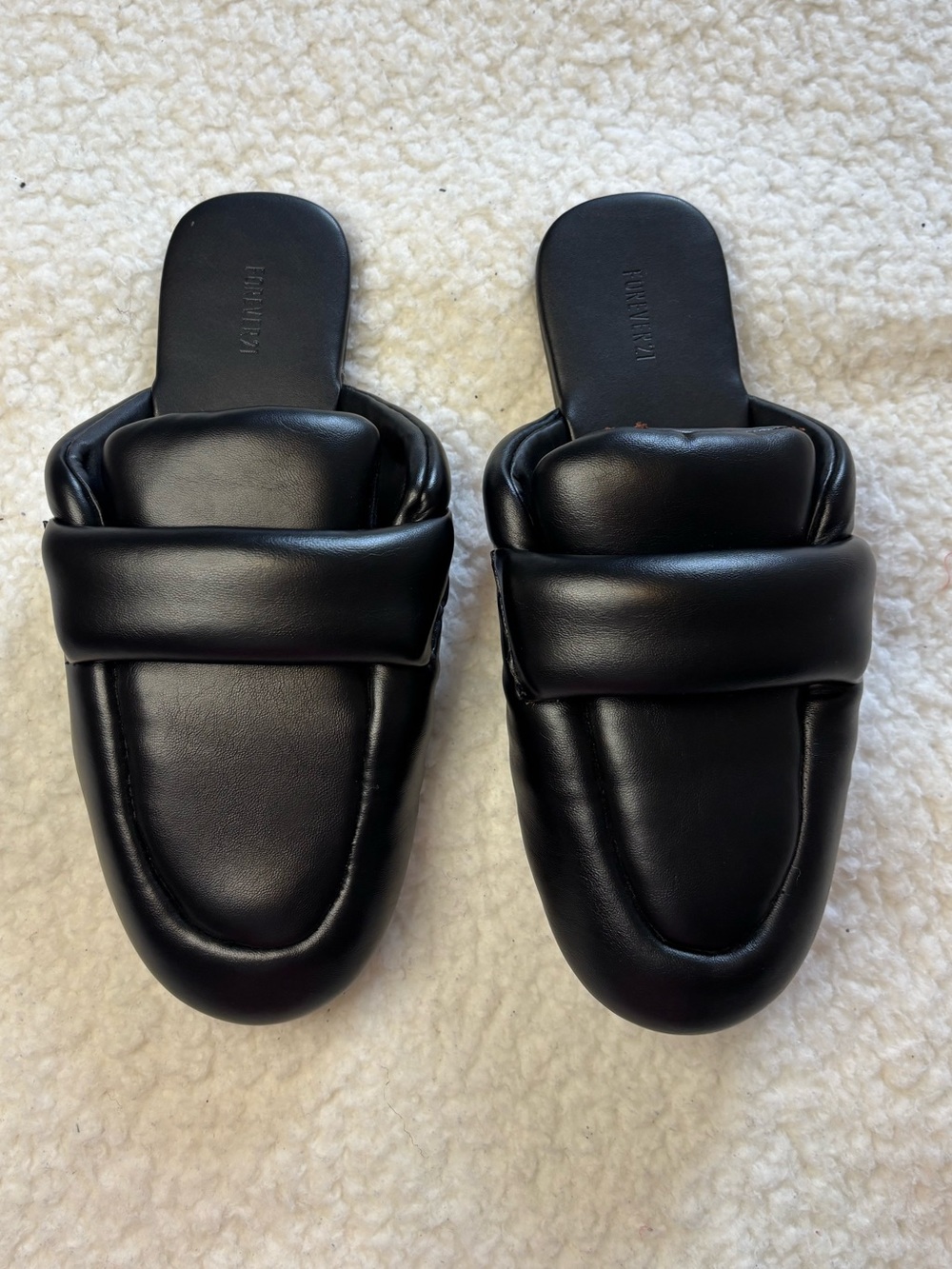 Forever 21 Women Black Puffy Padded Flat Mules